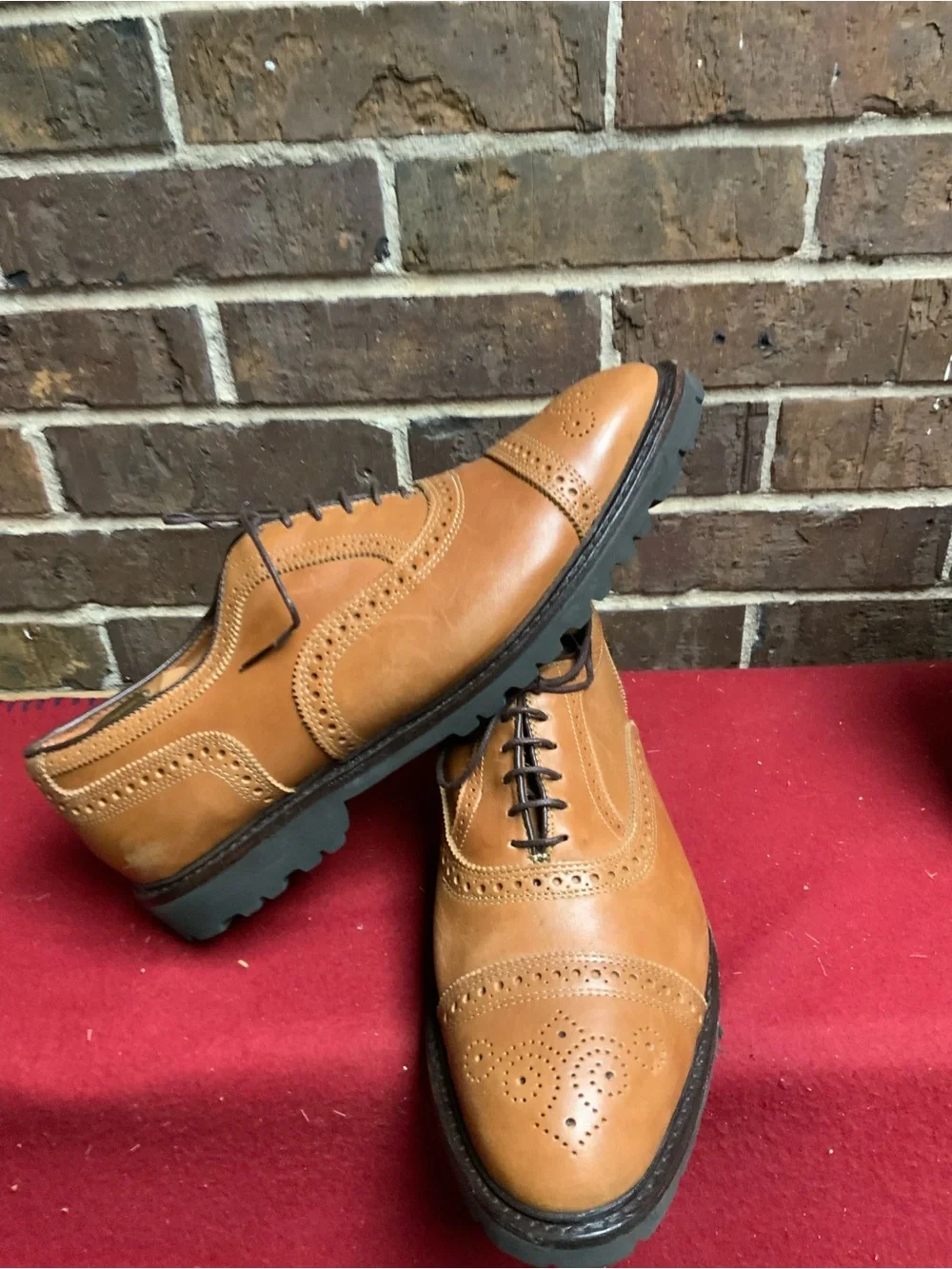 Men's Tan Leather Brogue Derby Shoes - Durable Lug Sole Oxford